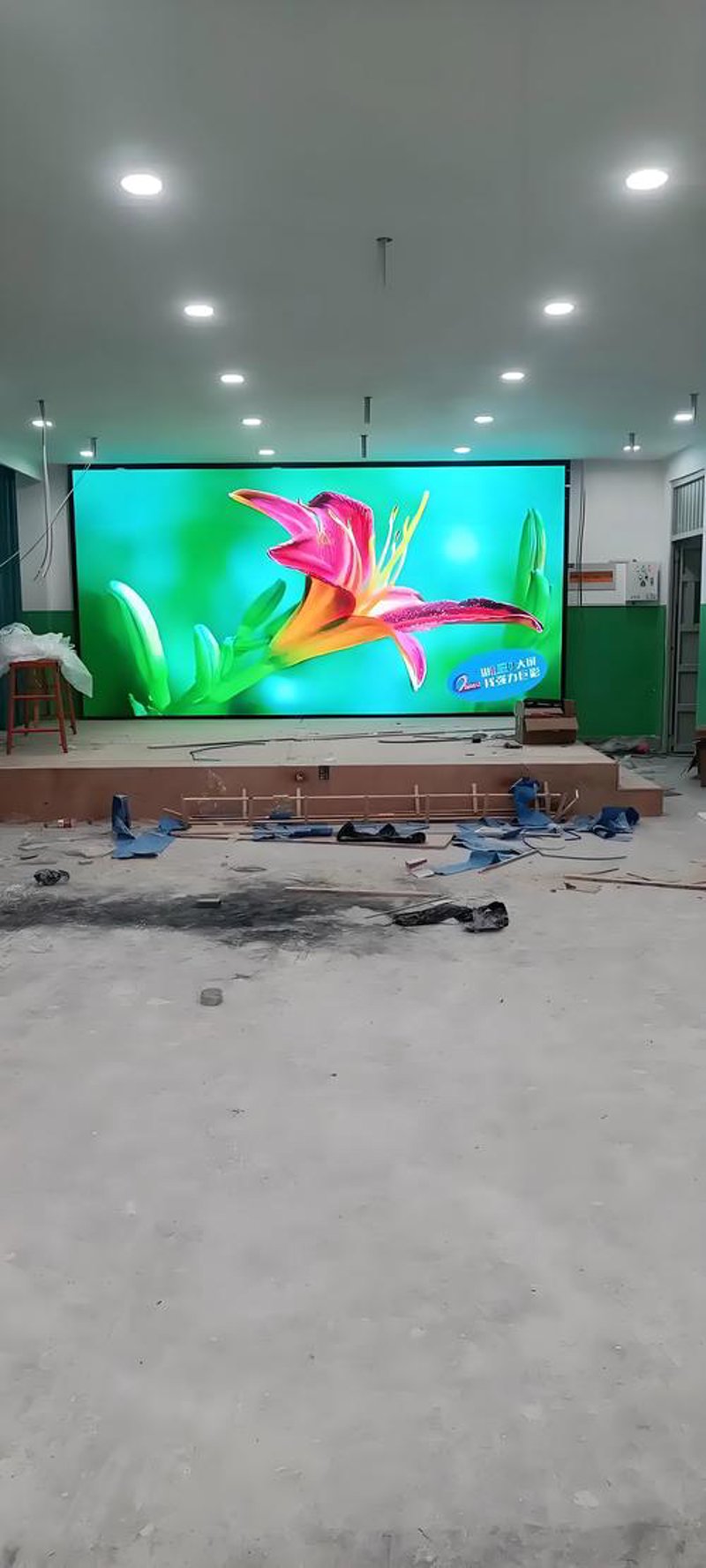 户外全彩屏：城市的动态视觉盛宴